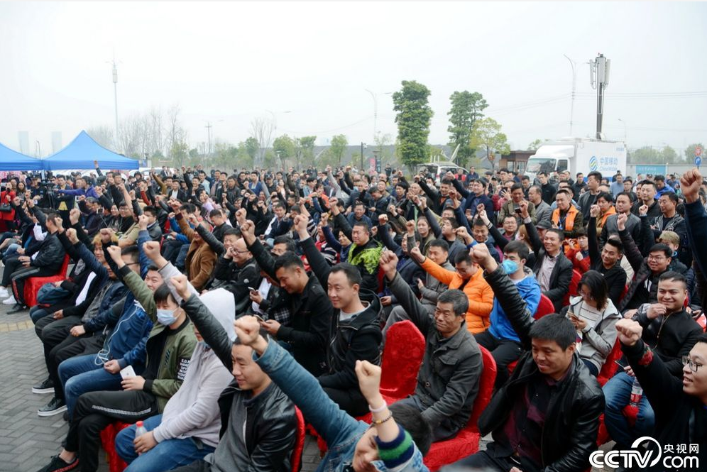 2018年3月15日上午，2018第七届中国（杭州）问题车展在杭州举行。活动现场集中展示了百辆问题车，吸引了近千名市民观展。