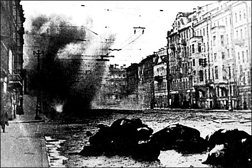 1941年7月10日，苏德列宁格勒会战打响。