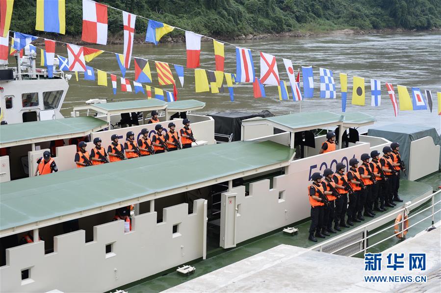 11月20日，云南边防总队水上支队队员整装待发。 新华社记者 谢子艺 摄