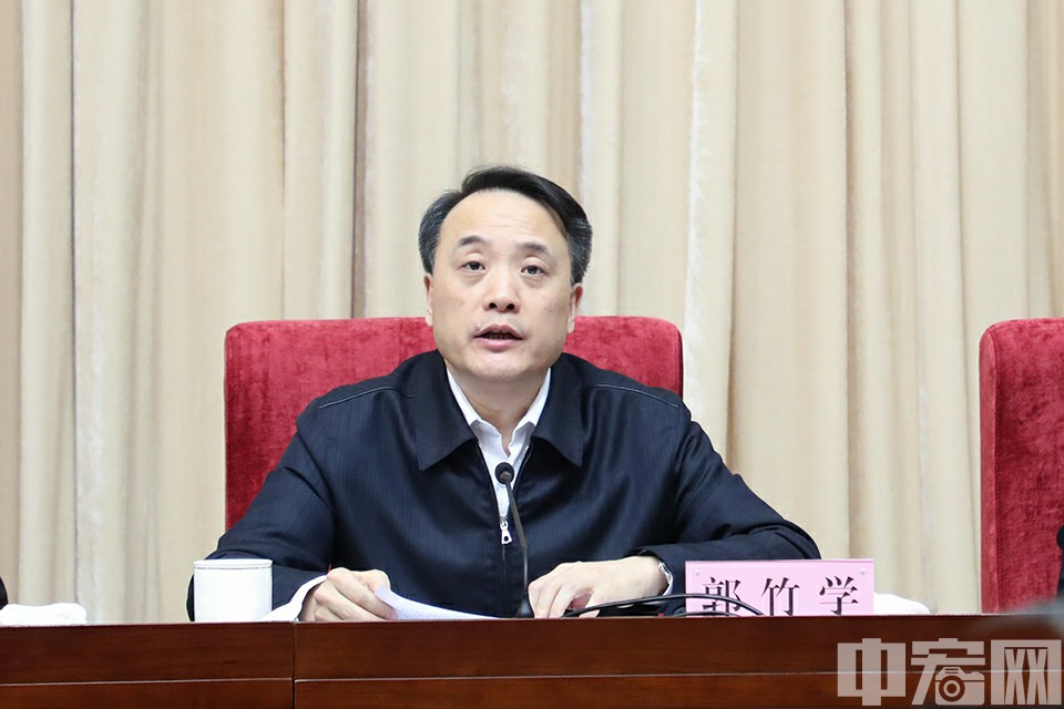 1月7日，2019年全国春运电视电话会议，中国铁路总公司副总经理郭竹学讲话。