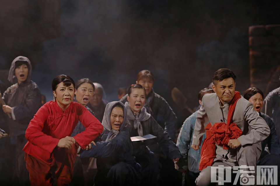 今晚，民族歌剧《沂蒙山》走进北京天桥艺术中心，参加为期两日的文化和旅游部“2019年全国优秀舞台艺术剧目暨优秀民族歌剧展演”。