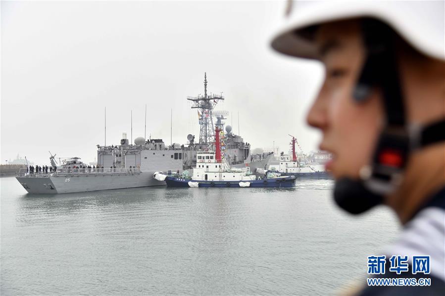 4月21日，澳大利亚海军“墨尔本”号导弹护卫舰抵达青岛。 新华社记者 朱峥 摄