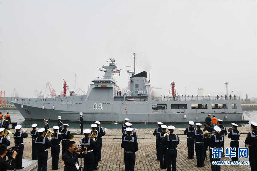 4月21日，文莱海军“达鲁塔克瓦”号巡逻舰抵达青岛。 新华社记者 朱峥 摄