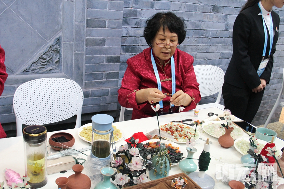 中国非物质文化遗产展示互动区。  中宏网记者 王镜榕 摄