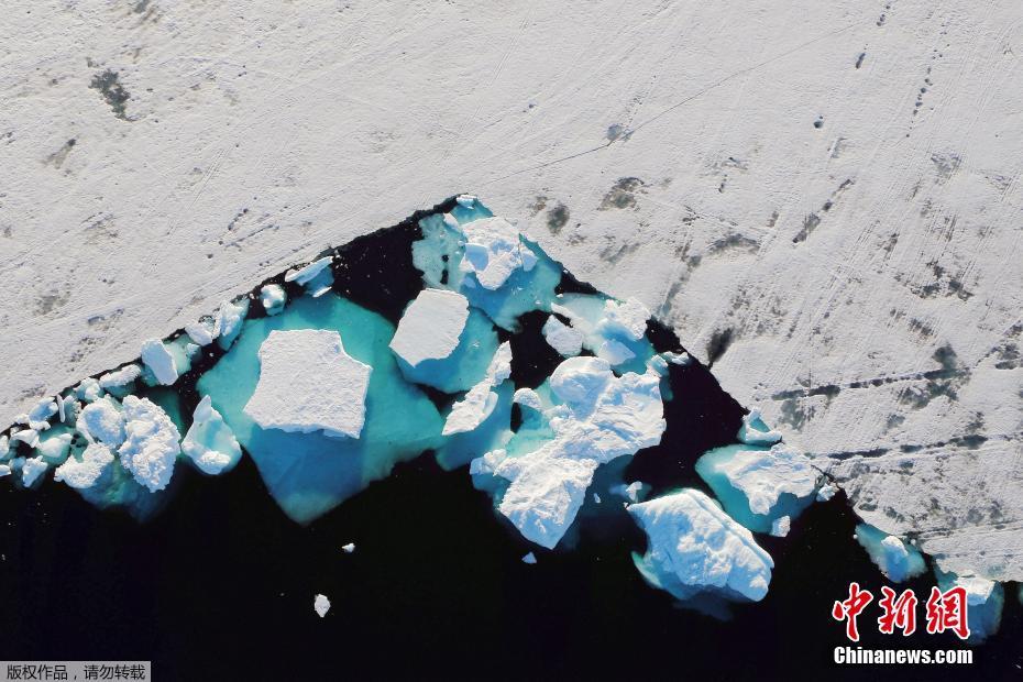 据悉，格陵兰岛的融冰季节主要在6-8月，此次出现大规模提前融冰，2019年恐打破以往记录，令极端天气更频繁出现。 图片来源：中新网