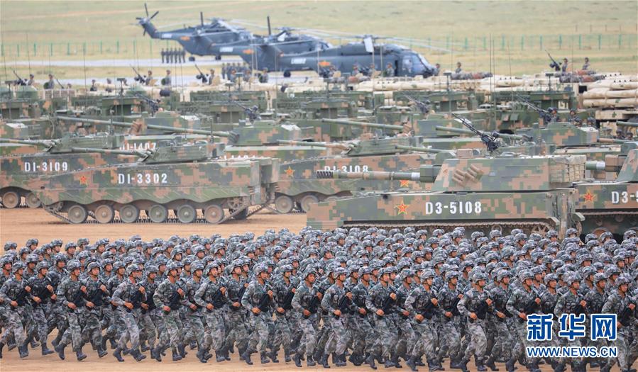 庆祝中国人民解放军建军90周年阅兵在位于内蒙古的朱日和训练基地举行（2017年7月30日摄）。新华社记者 李刚 摄