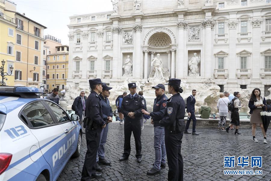 11月5日，在意大利罗马，中意警员交流工作。新华社记者 程婷婷 摄