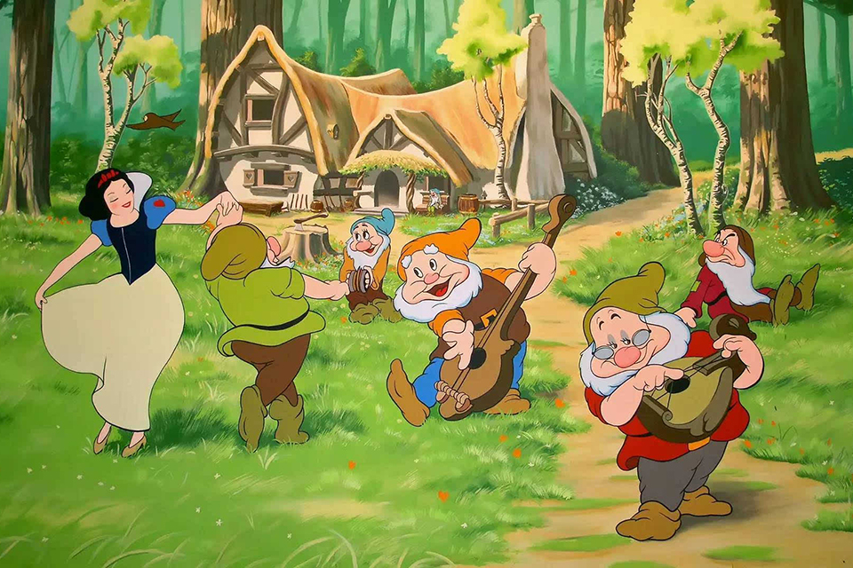 童话故事《白雪公主和七个小矮人》世界闻名,影片于1937年7月17日在