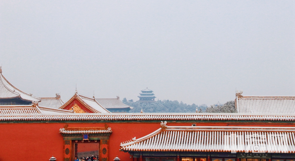 北京降下今冬首场雪 雪后的故宫美成了一幅画