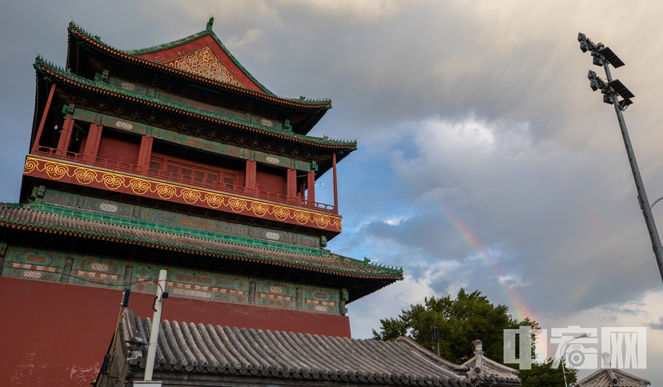 北京连续第4天出现彩虹，美景刷爆了社交媒体。 中宏网记者 富宇 摄