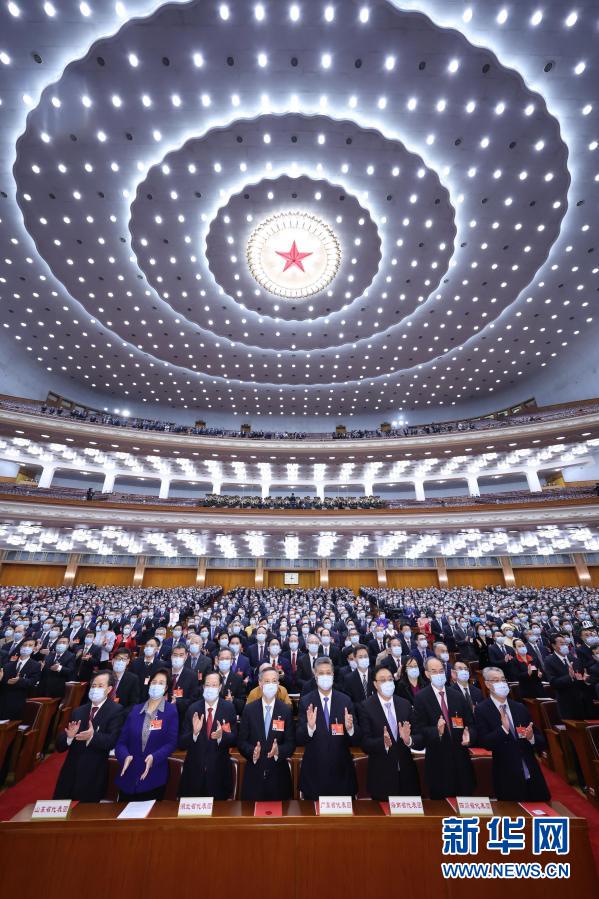 3月11日，第十三届全国人民代表大会第四次会议在北京人民大会堂举行闭幕会。新华社记者 刘彬 摄
