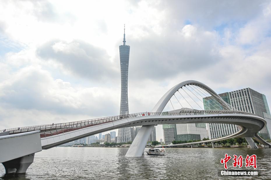广州首座跨珠江人行桥开通