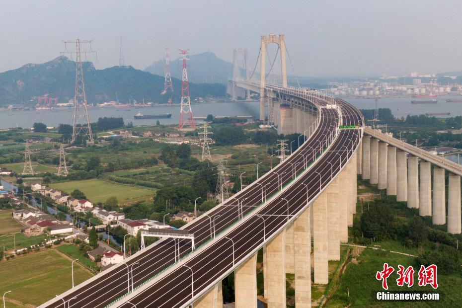 五峰山長江大橋南北公路接線開通