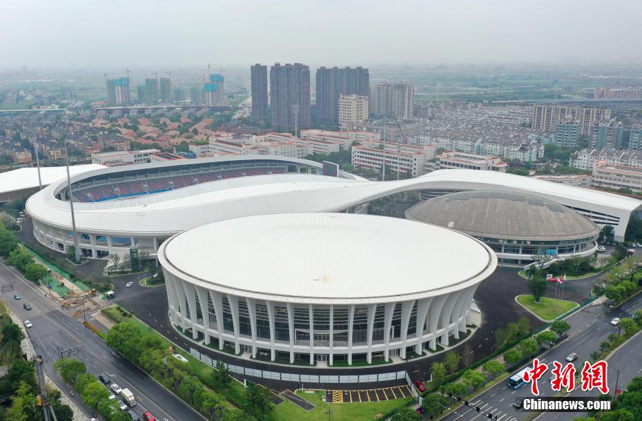 近日，杭州2022年亚运会首批改扩建场馆——临平体育中心启用，2022年将承担杭州亚运会足球预赛、排球预赛、空手道预决赛和杭州亚残运会坐式排球预决赛。 王刚 摄