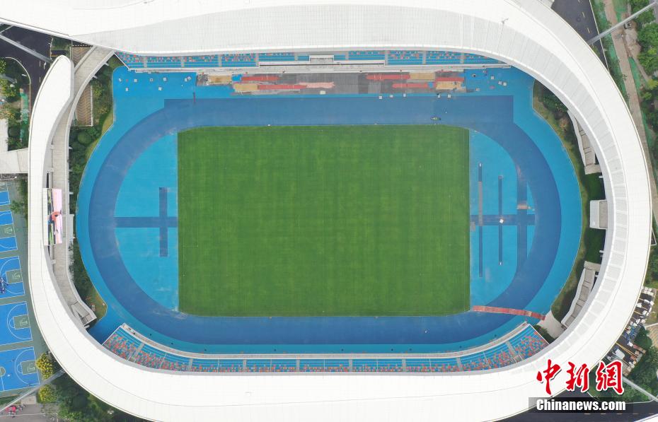 航拍临平体育中心体育场，将承担杭州亚运会足球小组赛。 王刚 摄