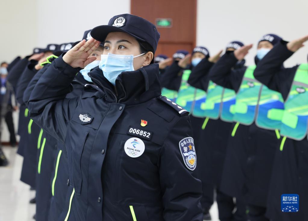 民警冬天制服图片