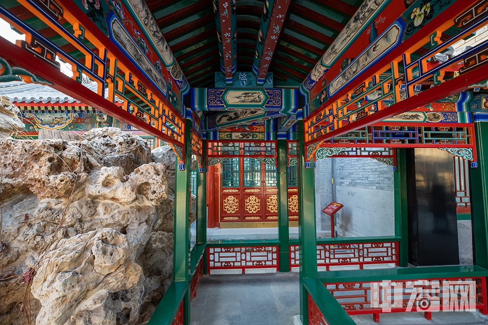 漪澜堂是古代填湖堆山造园技艺与戏剧观演空间设计的科学见证。 中宏网记者 富宇 摄