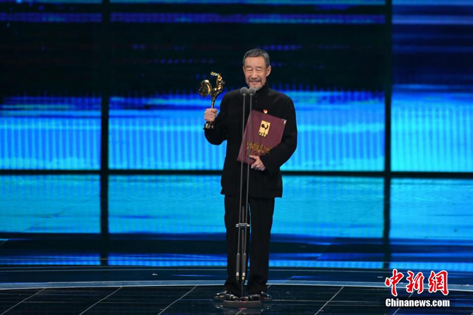 李雪健获最佳男配角奖。 中新网记者 王东明 摄