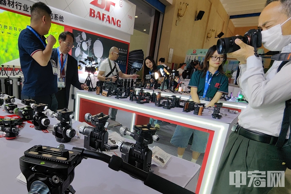 近日，第25届中国国际照相机械影像器材与技术博览会在北京展览馆启幕，该博览会将持续至5月13日。