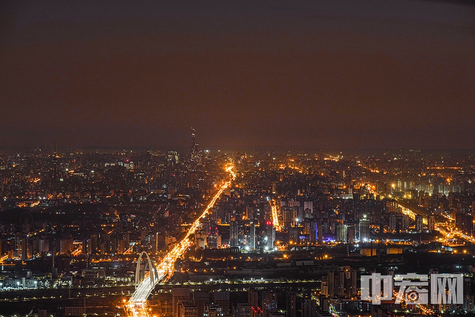 璀璨的城市夜景。