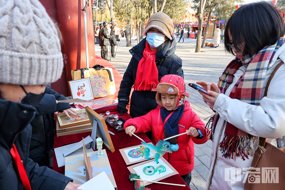 2025年北京春節文旅市場迎來“開門紅”，假日旅游市場熱度強勁攀升，多項指標創歷史新高。春節期間，北京市接待游客總量1758.9萬人次，實現旅游總花費286.7億元。