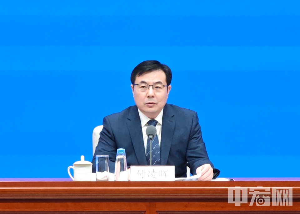 國家統計局新聞發言人、國民經濟綜合統計司司長付凌暉介紹2025年5月份國民經濟運行情況。 中宏網記者 富宇 攝