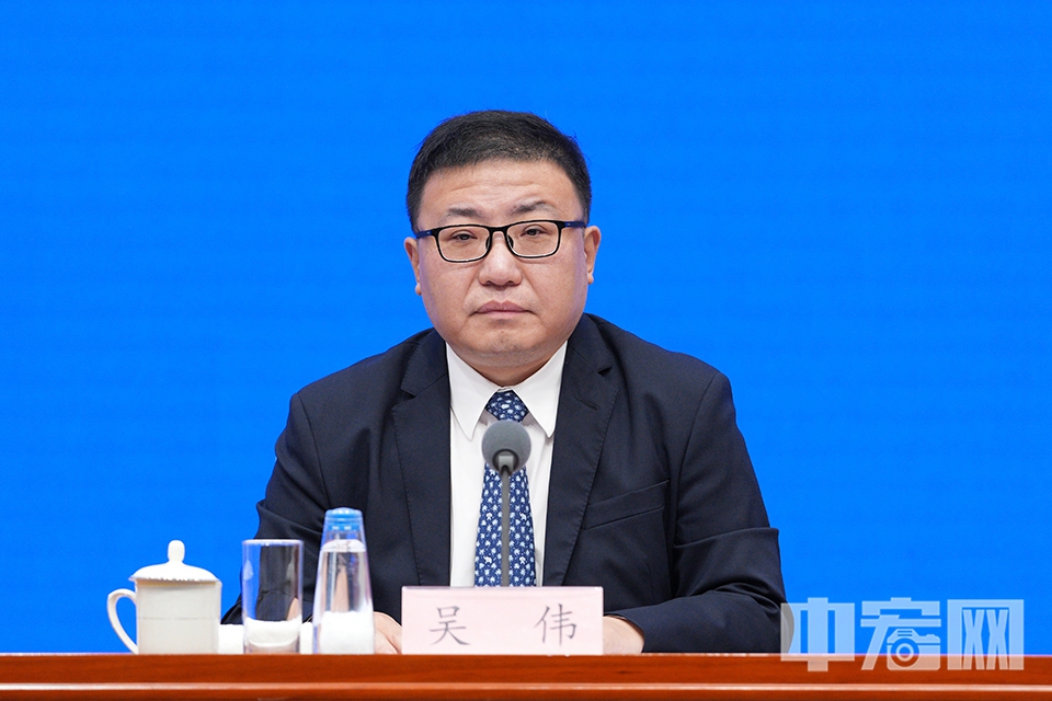 上海市委常委、常務(wù)副市長(zhǎng)吳偉。 中宏網(wǎng)記者 富宇 攝