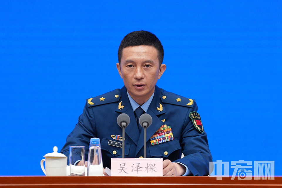 吴泽棵介绍，阅兵活动按照阅兵式、分列式两个步骤进行，时长约70分钟。 中宏网记者 富宇 摄