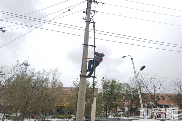 登桿恢復送電.jpg