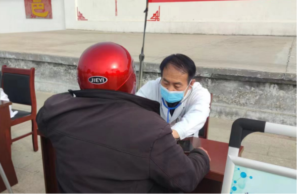 幫扶到基層，義診惠民生327.png