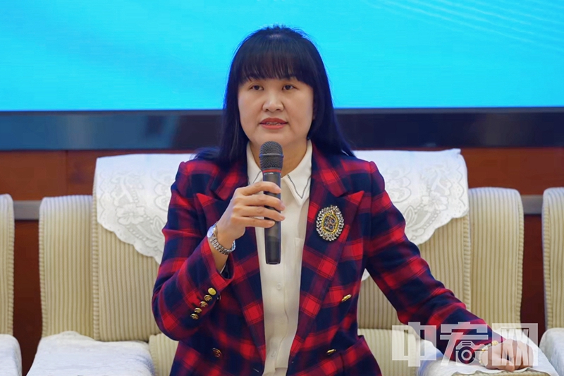 李芸.jpg