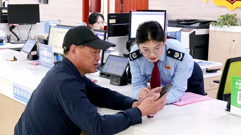 营商环境优在新疆 | 拜城：“高效办成一件事”专窗让政务服务更有温度
